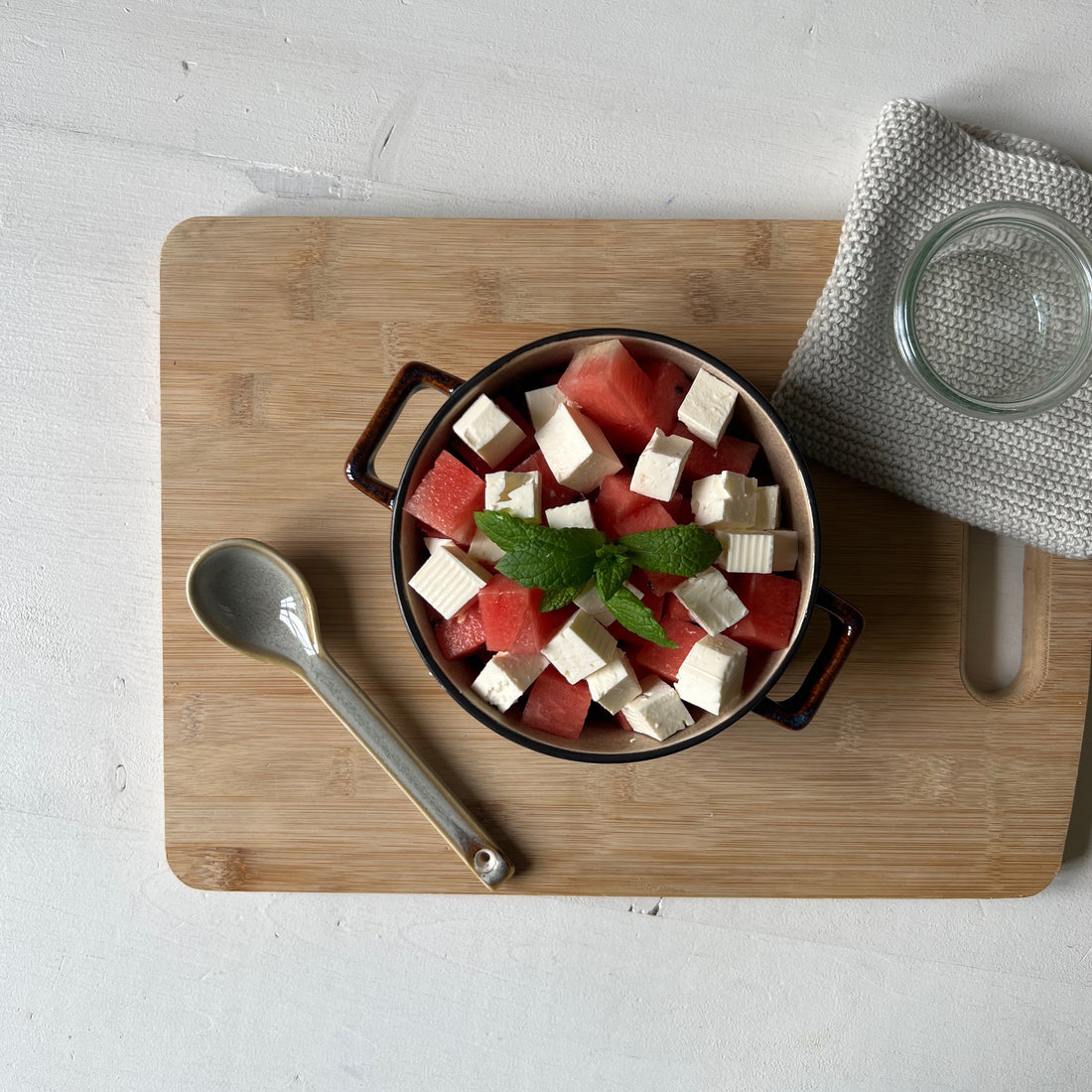 WASSERMELONEN-FETA-SALAT MIT MINZE
