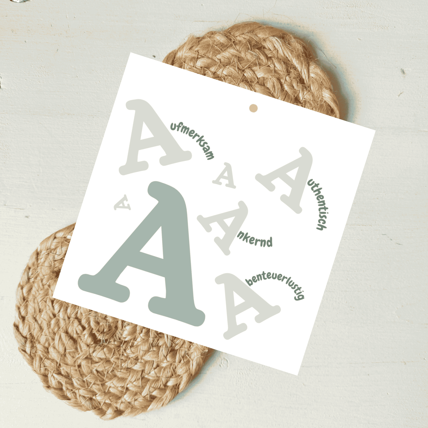 Geschenkanhänger Komplimente Buchstabe A aus hochwertigem Karton von foodigence