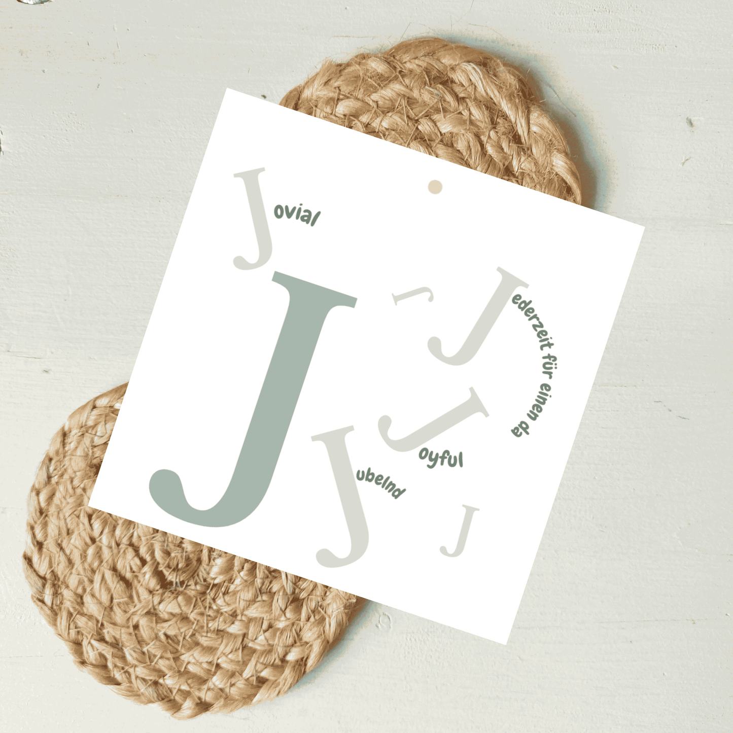 Geschenkanhänger Komplimente Buchstabe J aus hochwertigem Karton von foodigence