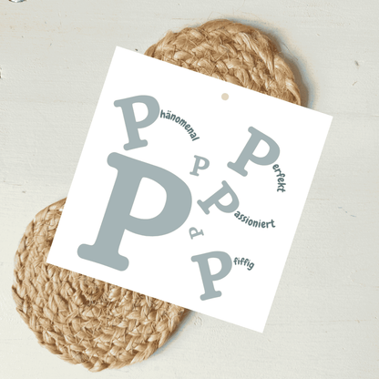 Geschenkanhänger Komplimente Buchstabe P aus hochwertigem Karton von foodigence
