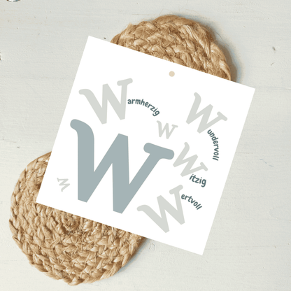 Geschenkanhänger Komplimente Buchstabe W aus hochwertigem Karton von foodigence