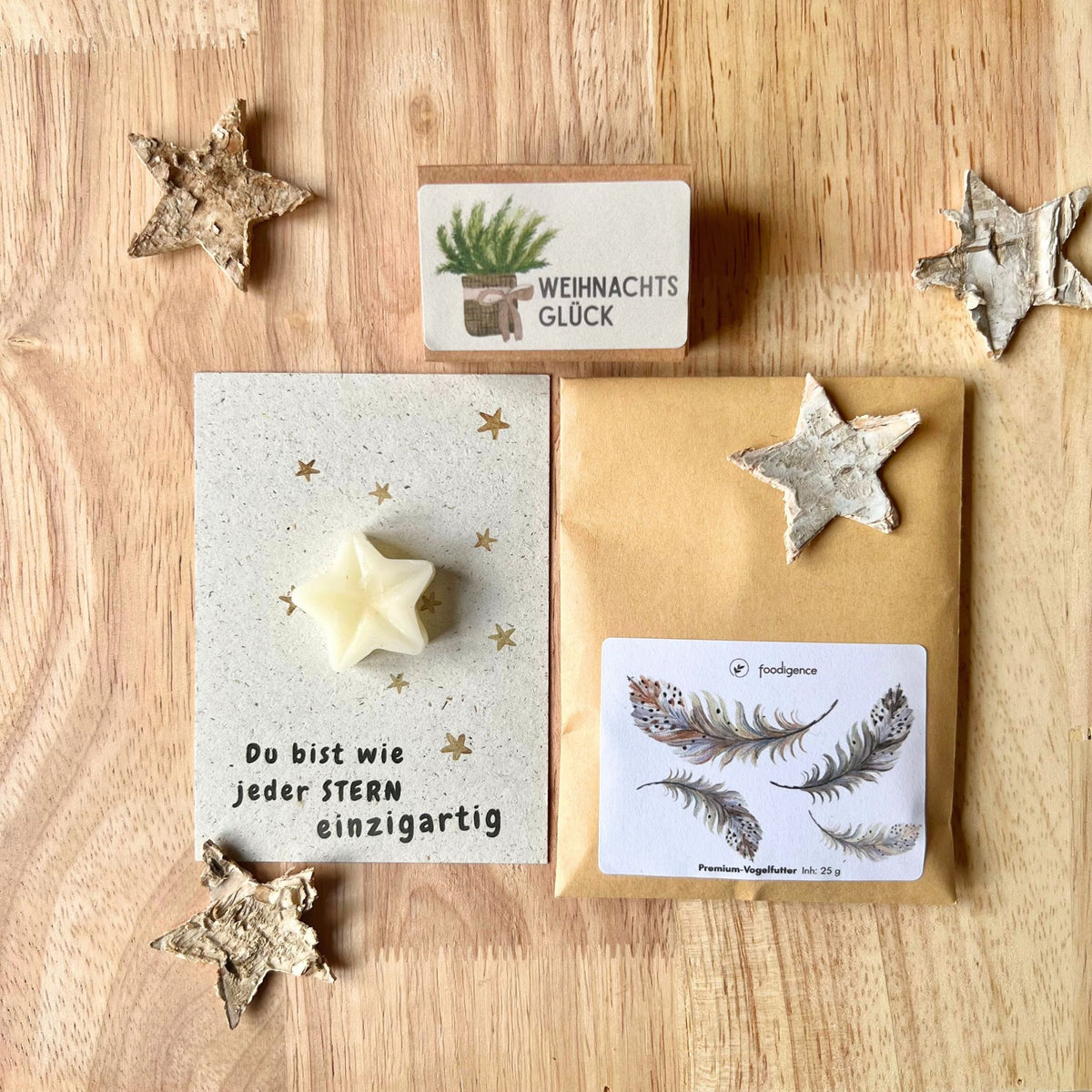 foodigence 3-teiliges Adventskalender-Füllungen-Set in natürlichen Beige- und Brauntönen mit Bienenwachsstern-Karte, Premium-Vogelfutter und Weihnachtsglück-Botschaft als kleine Geschenkidee für Nikolaus und Weihnachten