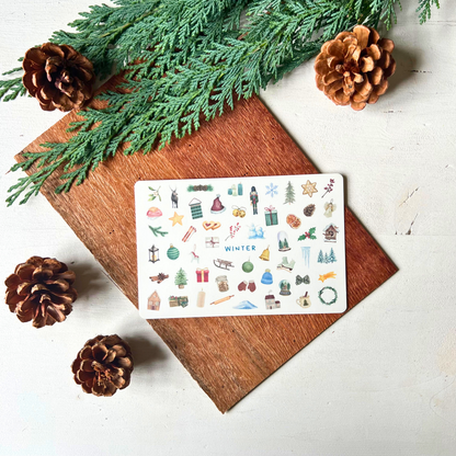 Postkarte Winter liegend mit Tannengrün & Zapfen von foodigence hier Winter