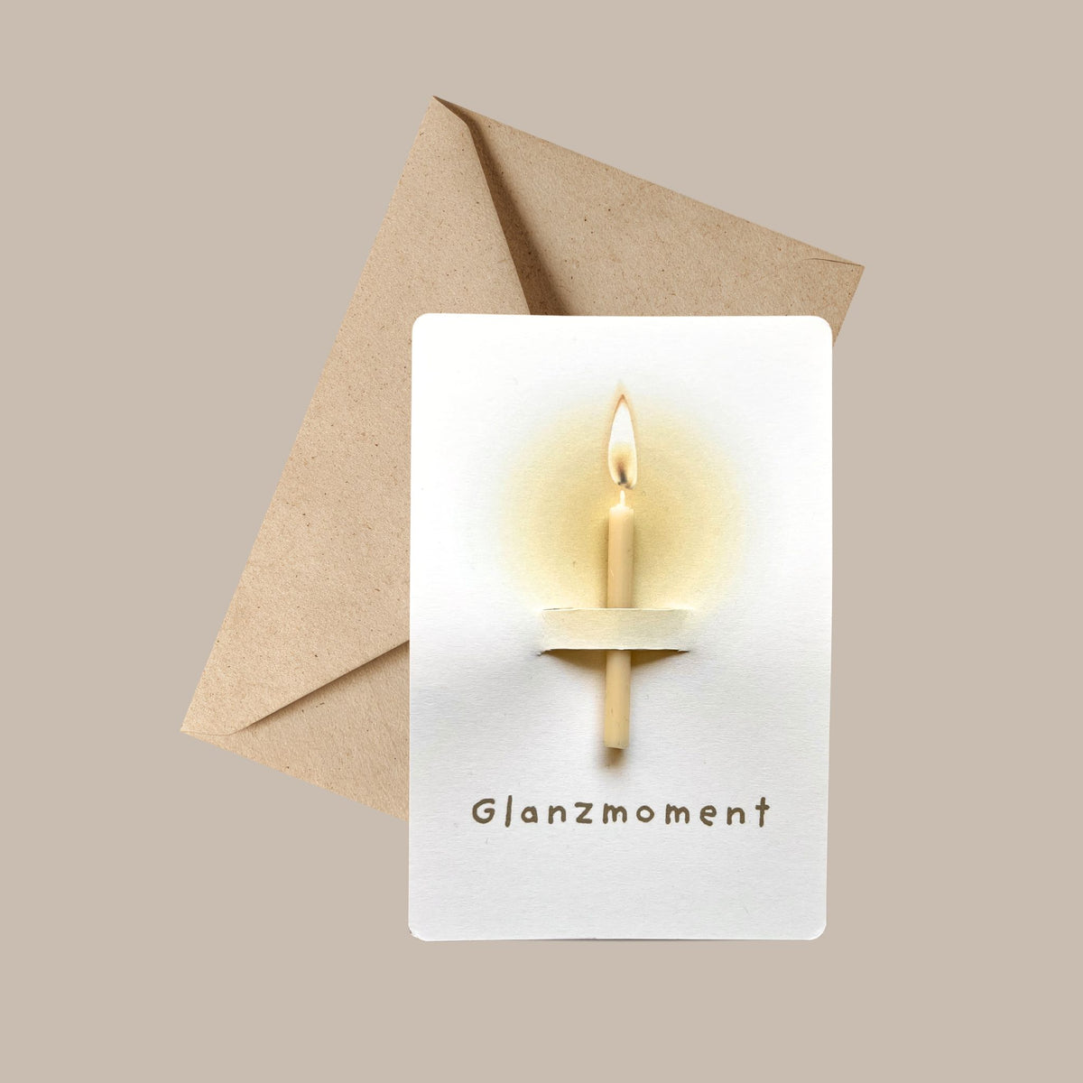 Postkarte mit Umschlag aus Kraftpapier und echter Bienenwachskerze "Glanzmoment" 